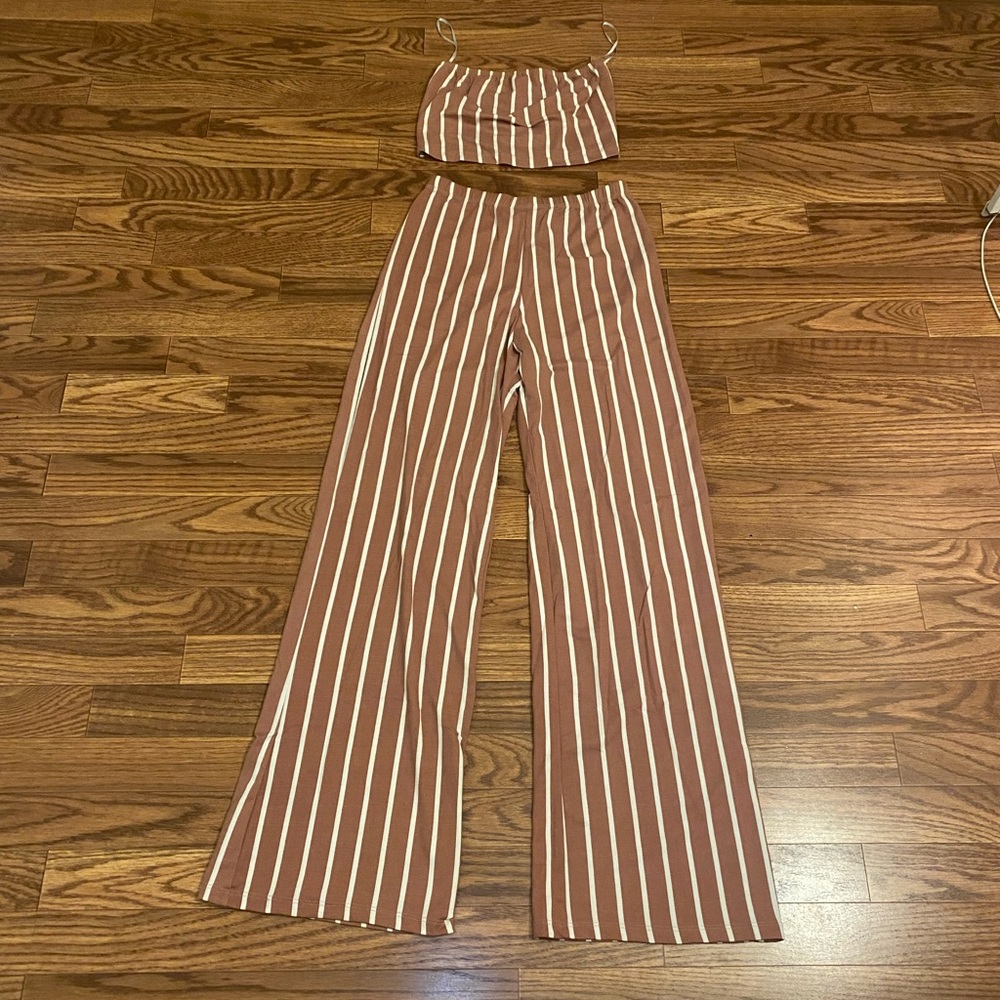 Two piece stripped set